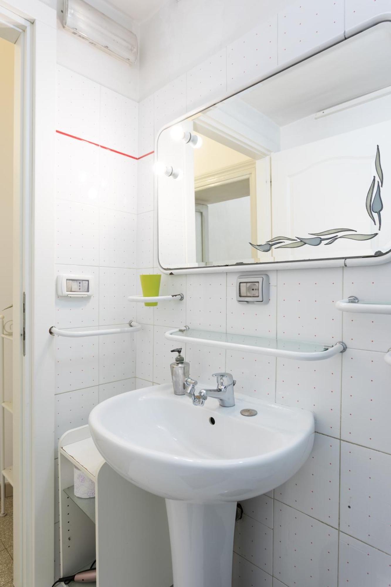 Bed & Breakfast Da Alessia Per Dormire Al Coppede 3*